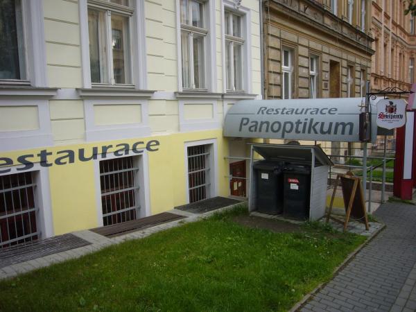 Restaurace Panoptikum - vchod